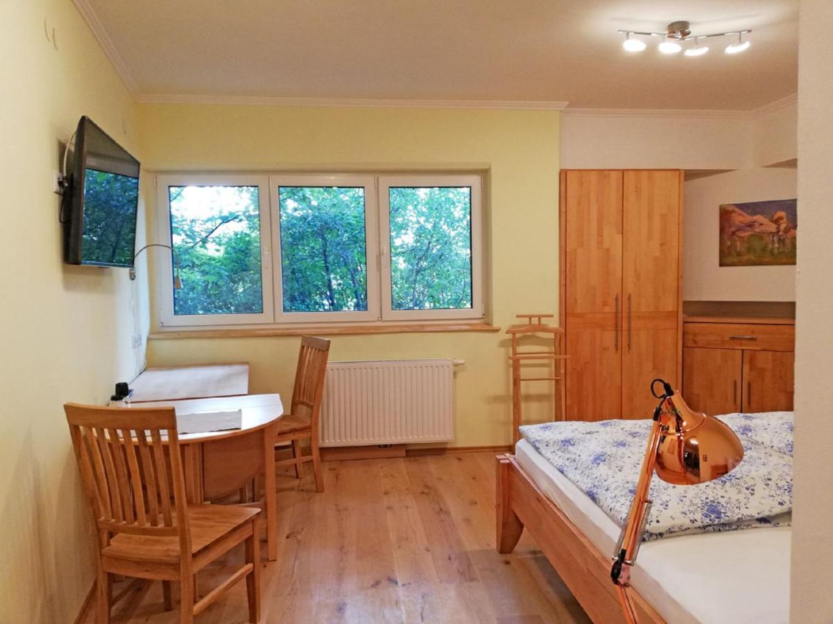 Haus Monti Hotel Maria Lanzendorf Kültér fotó